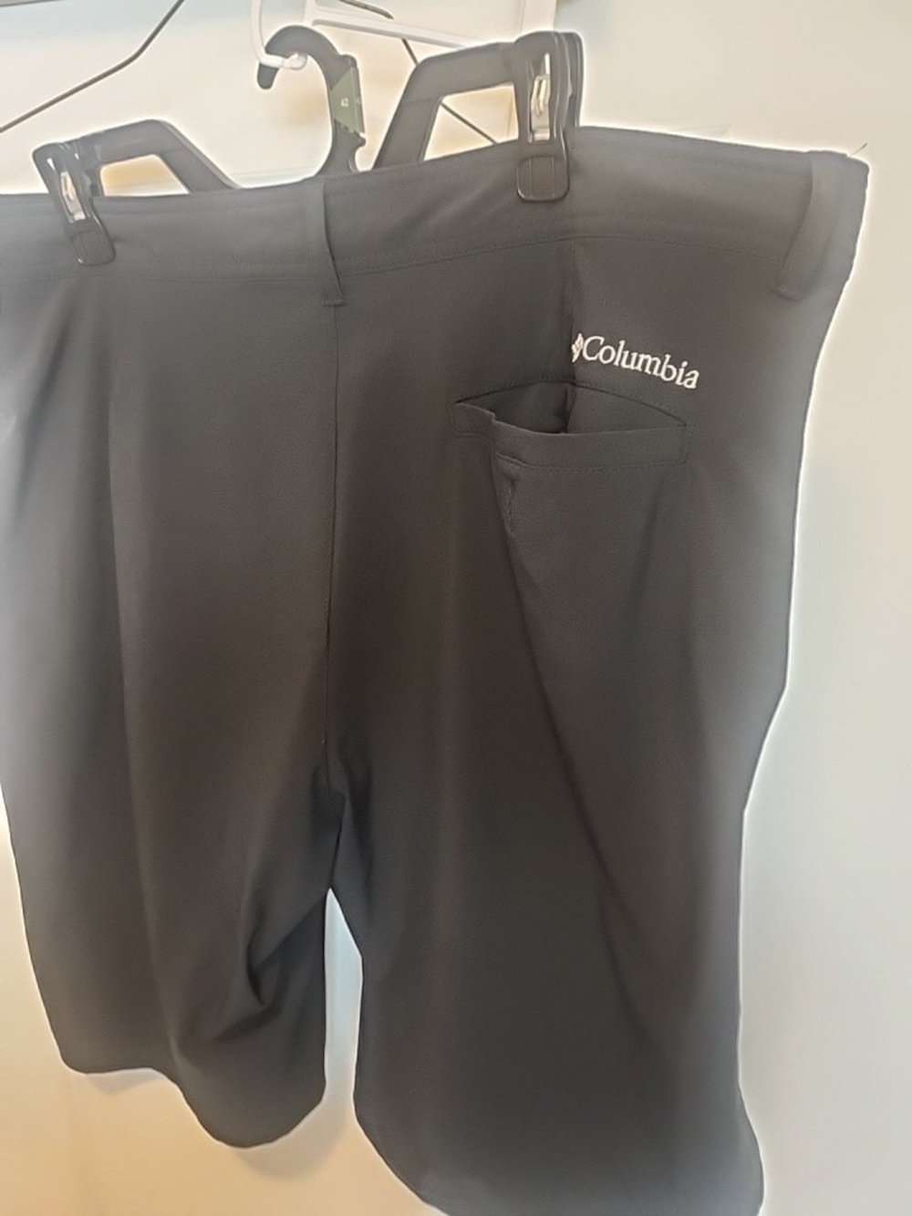 Columbia 38 Black Athletic Shorts with Side Pocket